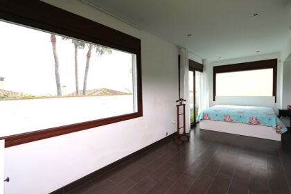 11b1ec922bd43eb50e344783c832acf8 - 13