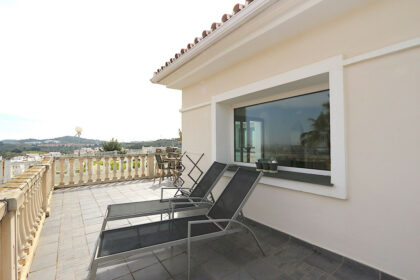 11b1ec922bd43eb50e344783c832acf8 - 9