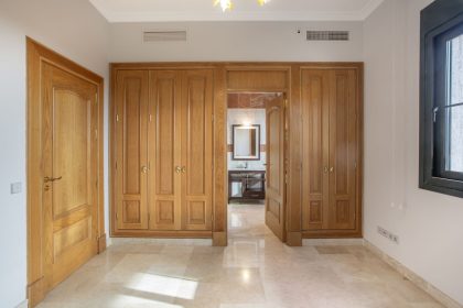 11e3699ee22ac931f44f7ff57e5fbe13 - 14