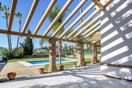 11e3699ee22ac931f44f7ff57e5fbe13 - 44