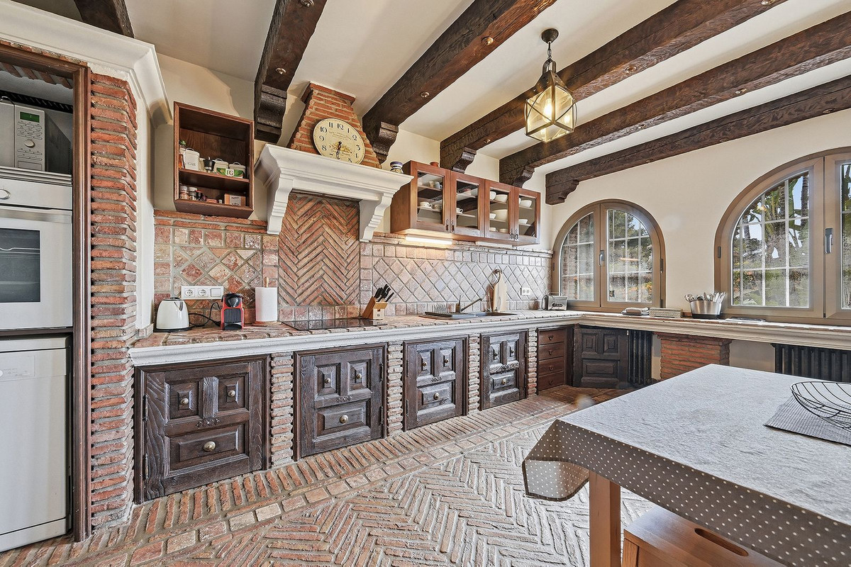 11f79107a3295113f0b91d9f38835a0a - 14