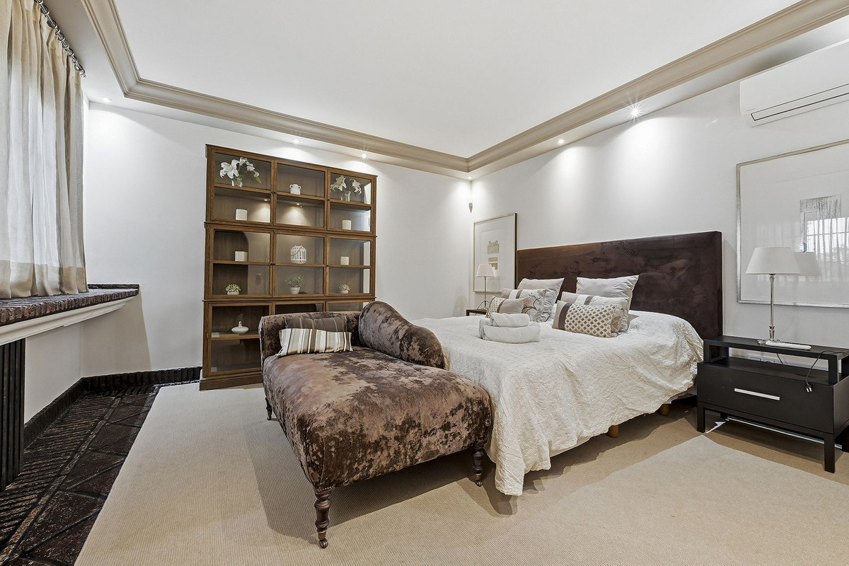 11f79107a3295113f0b91d9f38835a0a - 24