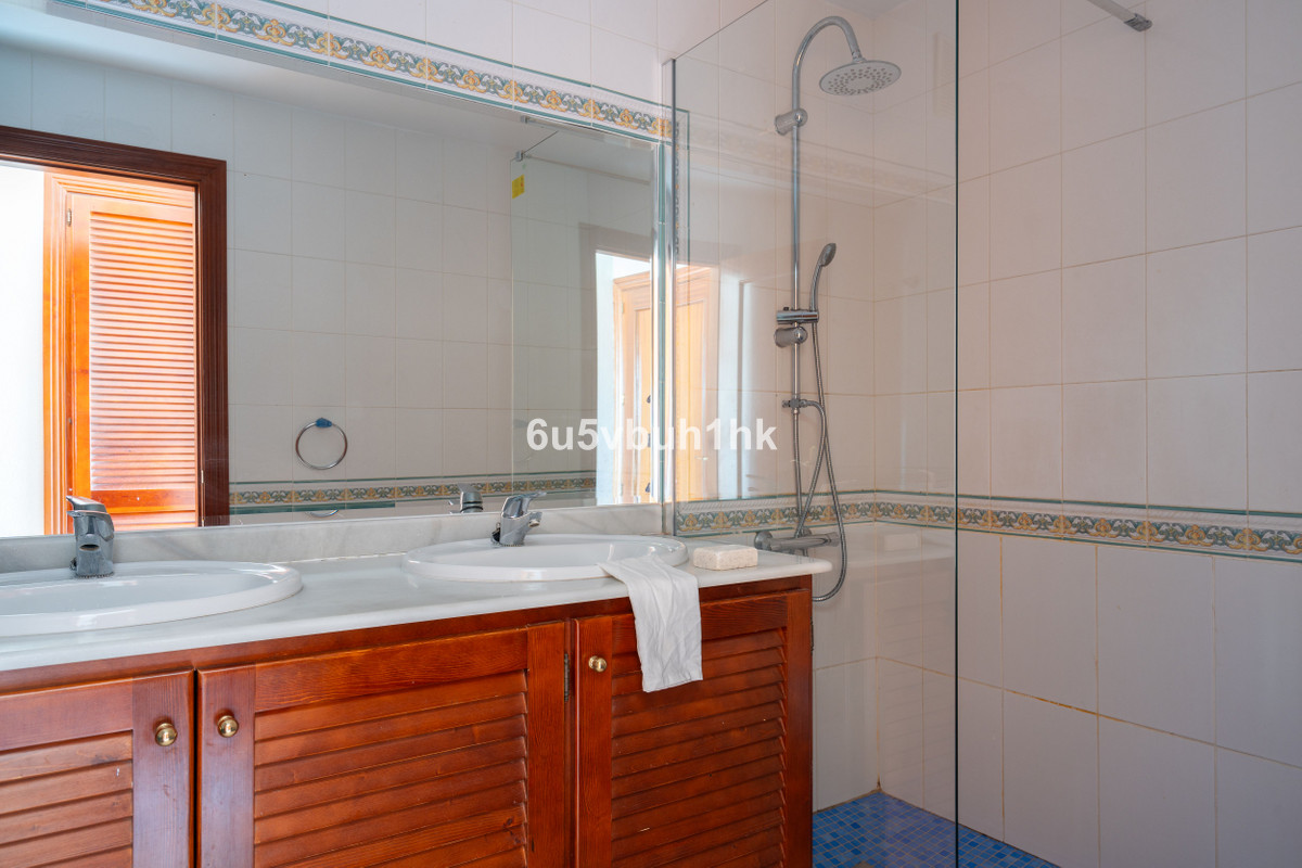 12ce04b7bbae64eb78100f156e9dd232 - 16