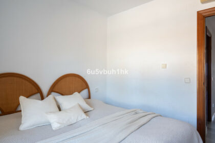 12ce04b7bbae64eb78100f156e9dd232 - 19