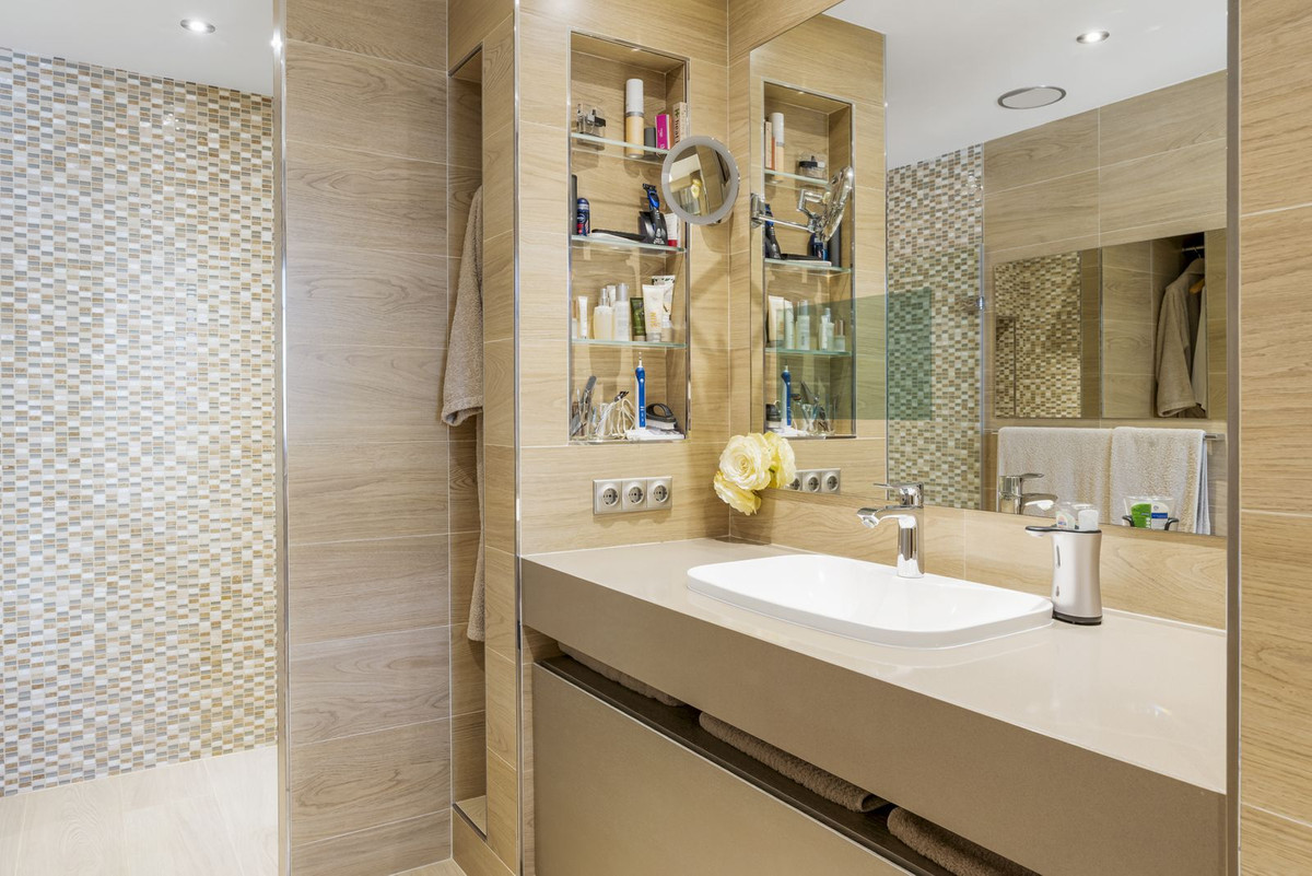 12e4ba038391bb2e293f095a6bf09ef0 - 16