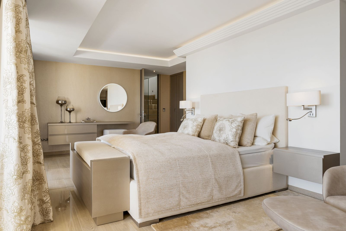 12e4ba038391bb2e293f095a6bf09ef0 - 21