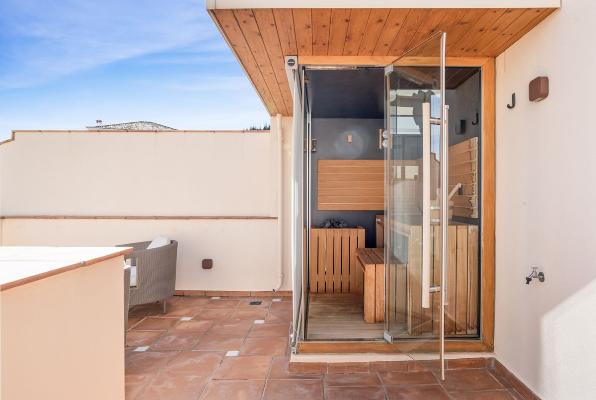 12e4ba038391bb2e293f095a6bf09ef0 - 35