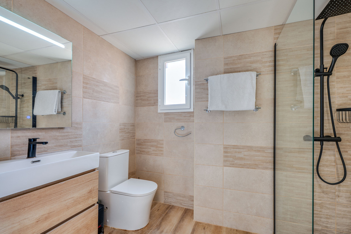 12e929e87931444e88940aec18ad49a2 - 21