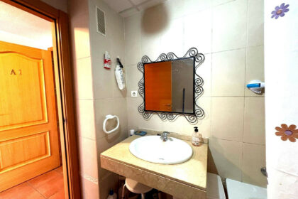 12f9da8ebf467565494bd97b31f017b8 - 14