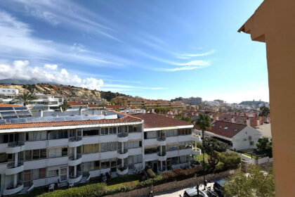 12f9da8ebf467565494bd97b31f017b8 - 20