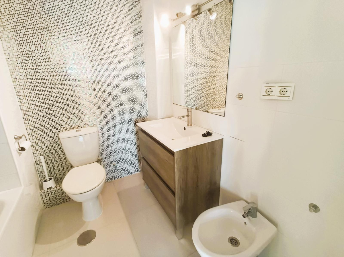 1340b56a8f0f0e226f8cec753f982a05 - 24