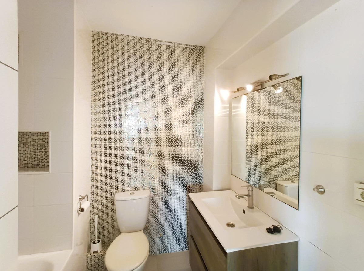 1340b56a8f0f0e226f8cec753f982a05 - 25