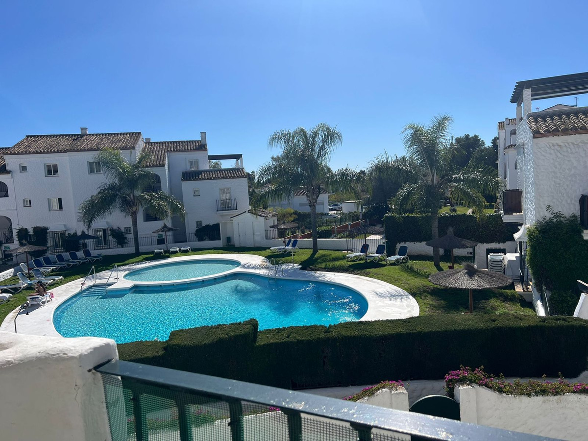 13b187a143917d32fb01901c6dad4df8 - 1