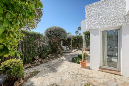 13f3d03bb082cd829a99d3d4642af8e6 - 20