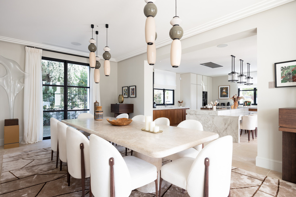 140aea50f28c9a3e619db45c360a8397 - 12