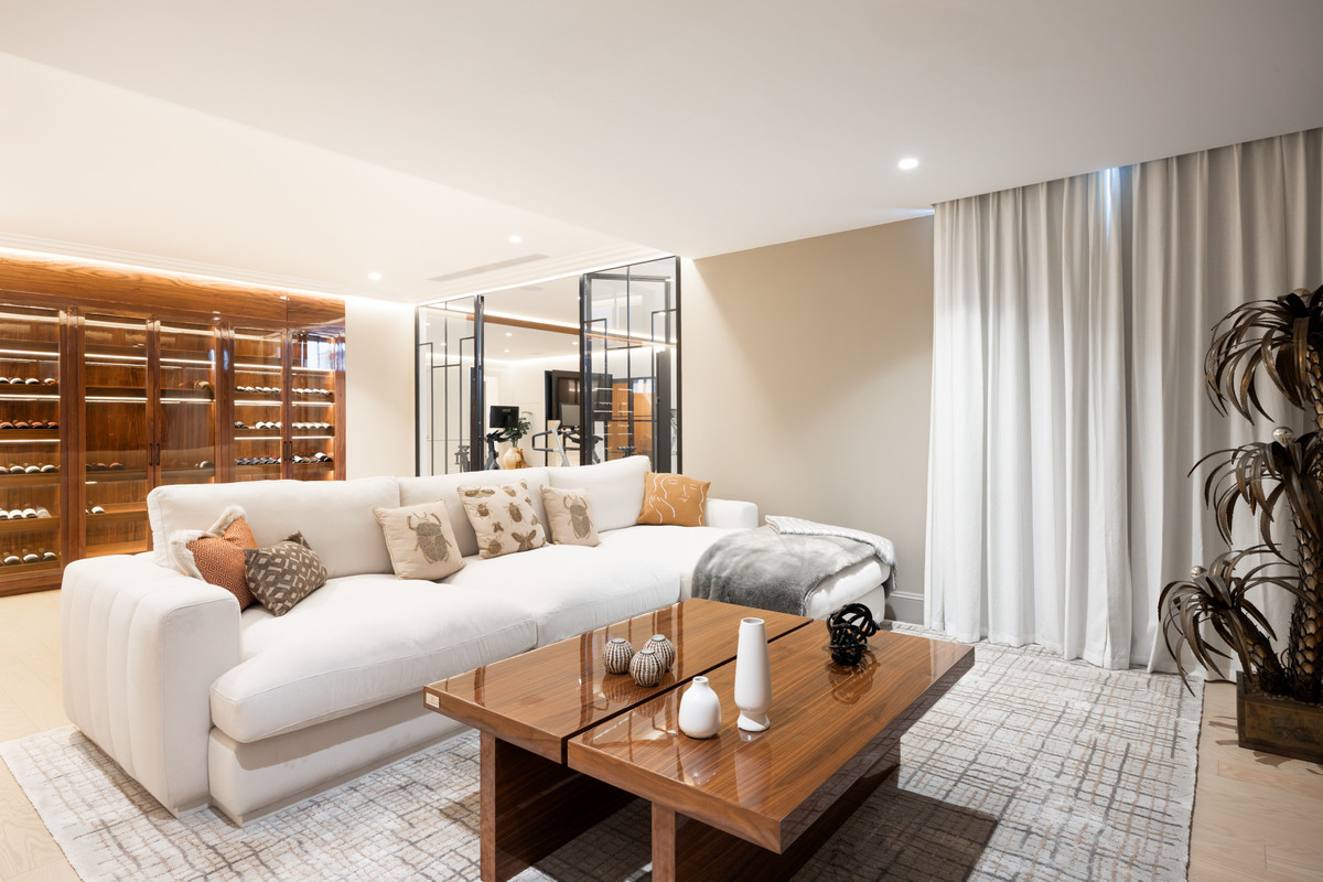 140aea50f28c9a3e619db45c360a8397 - 23