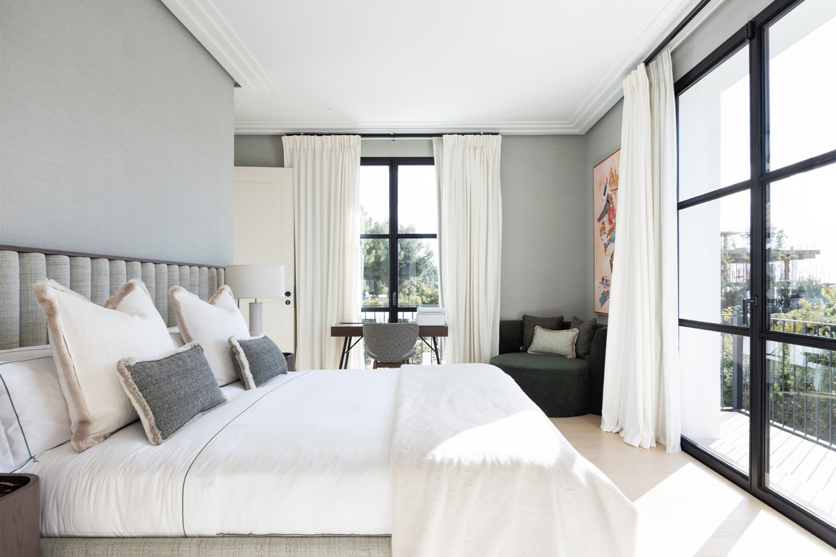 140aea50f28c9a3e619db45c360a8397 - 26