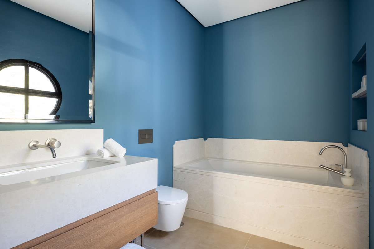 140aea50f28c9a3e619db45c360a8397 - 32