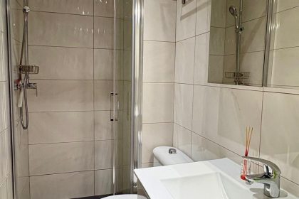 1531eece001270b82bdba53c34338c4c - 15