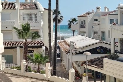 16af740d628a41b6cacef37382caa0aa - 3