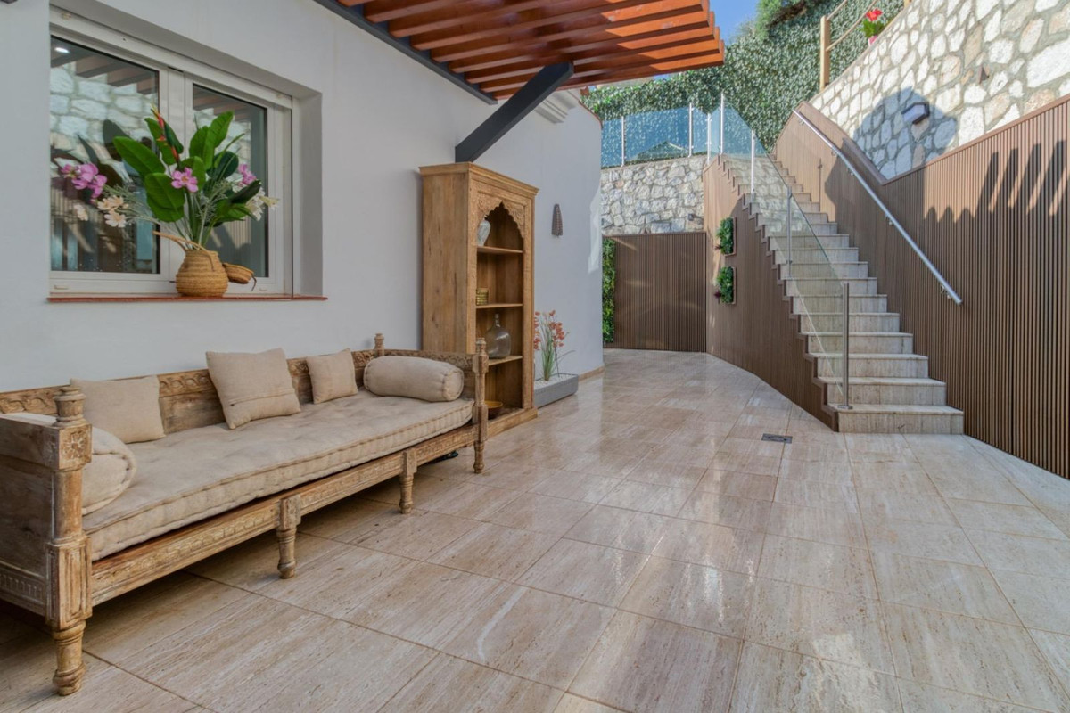 17899f88298023f29245b127c51cabf7 - 20