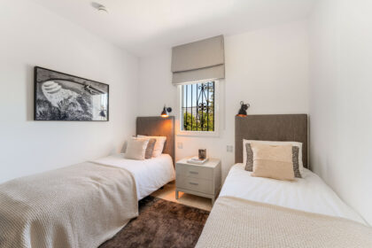 18500599c7f19462d5a628af2bbcabc3 - 11