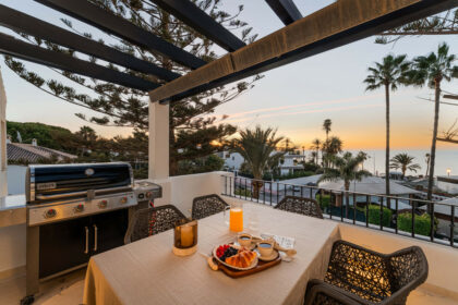 18500599c7f19462d5a628af2bbcabc3 - 23