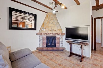 185b977aa4c85742163e1e43b26a6d51 - 18