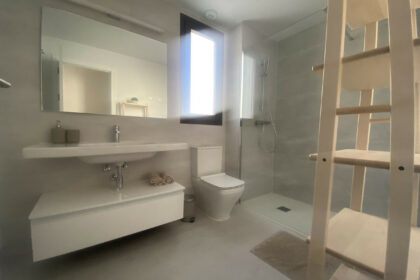 18a047090f0c2c1aaba23ad52258b616 - 12