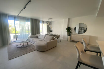 18a047090f0c2c1aaba23ad52258b616 - 24