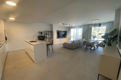 18a047090f0c2c1aaba23ad52258b616 - 9