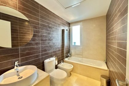 18aa1130e7c22439b92f8b3d4781e484 - 12