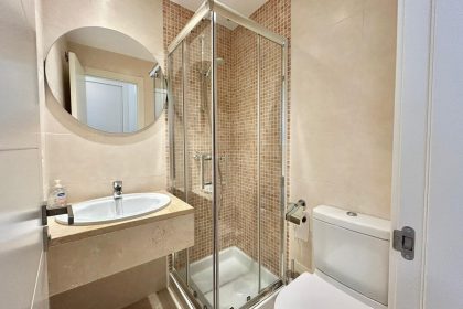 18aa1130e7c22439b92f8b3d4781e484 - 16