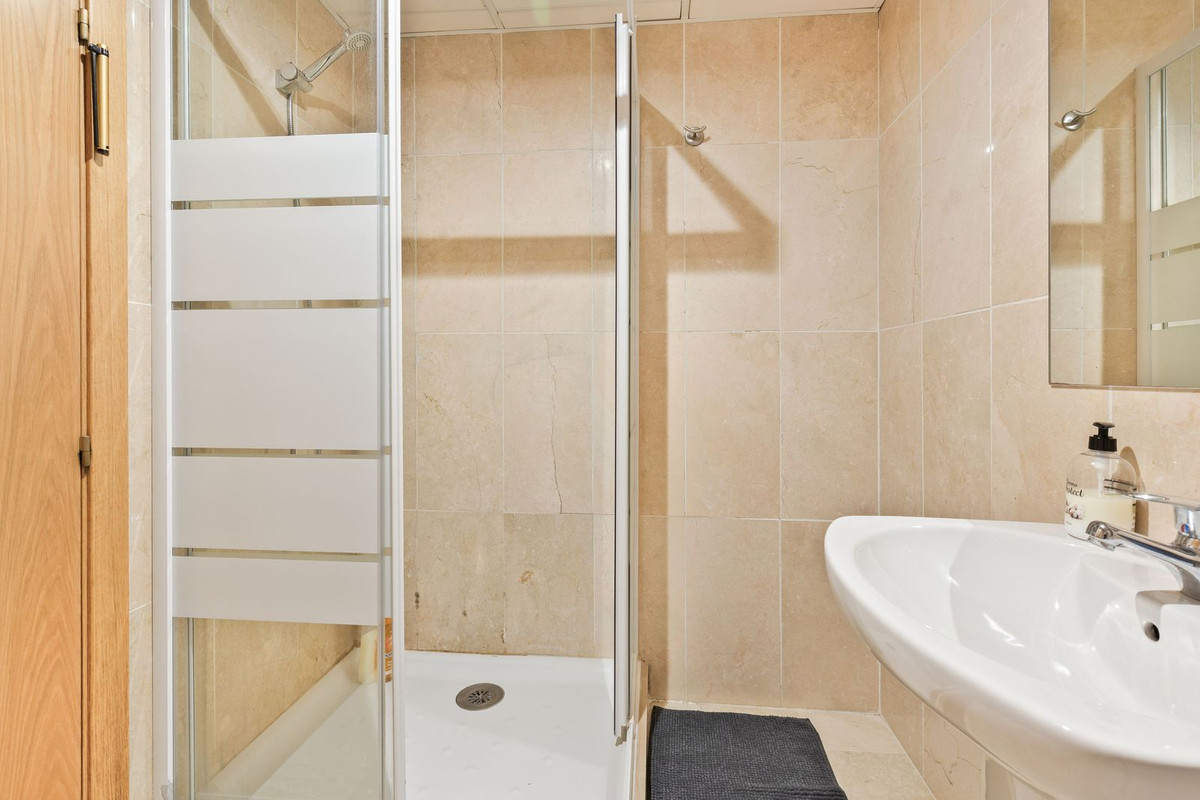 19a004bb0a298506b570bbddf0c692d5 - 21