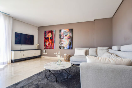 19c0f54e6f39ab391e834c4d90c14f79 - 1