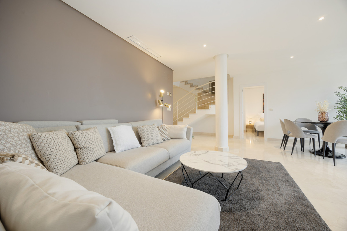 19c0f54e6f39ab391e834c4d90c14f79 - 2