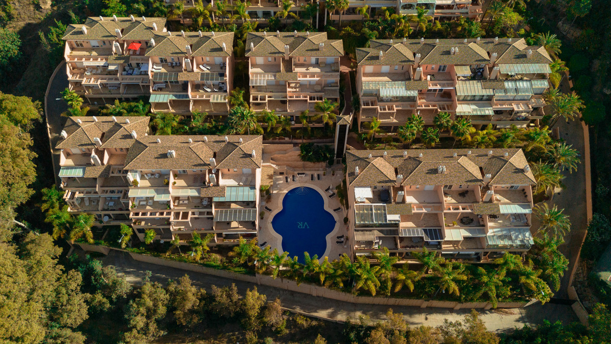 19c0f54e6f39ab391e834c4d90c14f79 - 23