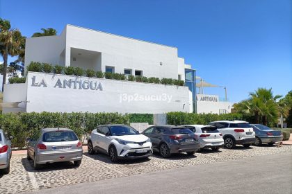 1a71f4bf0aa9cc6299f5601d85fcd80d - 36