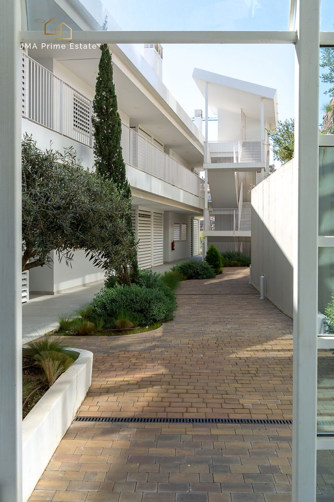 1b2f679729a0f033ddd391e3f0a4d386 - 21