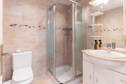 1b3a3a9177a48eee858f31c769e8645c - 13