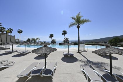 1b45f6d738e2744bdbab5ef715e2f21b - 10