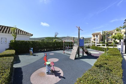 1b45f6d738e2744bdbab5ef715e2f21b - 11