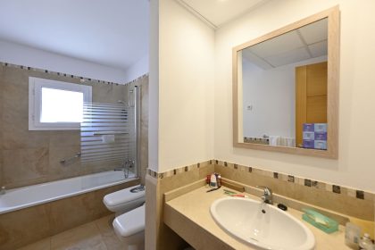 1b45f6d738e2744bdbab5ef715e2f21b - 12