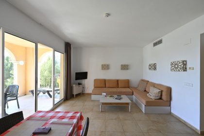 1b45f6d738e2744bdbab5ef715e2f21b - 8