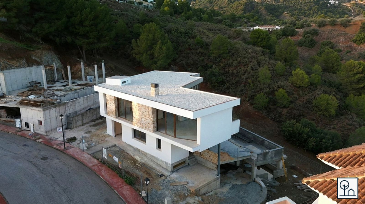 1b6e5203ae70f60f6caf9dd05e16f67b - 31