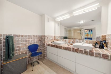 1c97f32a511a824af91ed27aa8e980da - 26