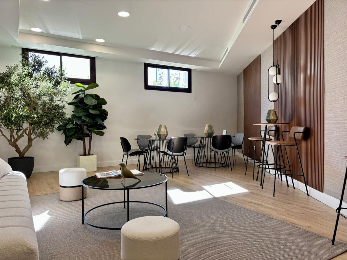 1cf0898e94dd63e00411617eb5885123 - 24