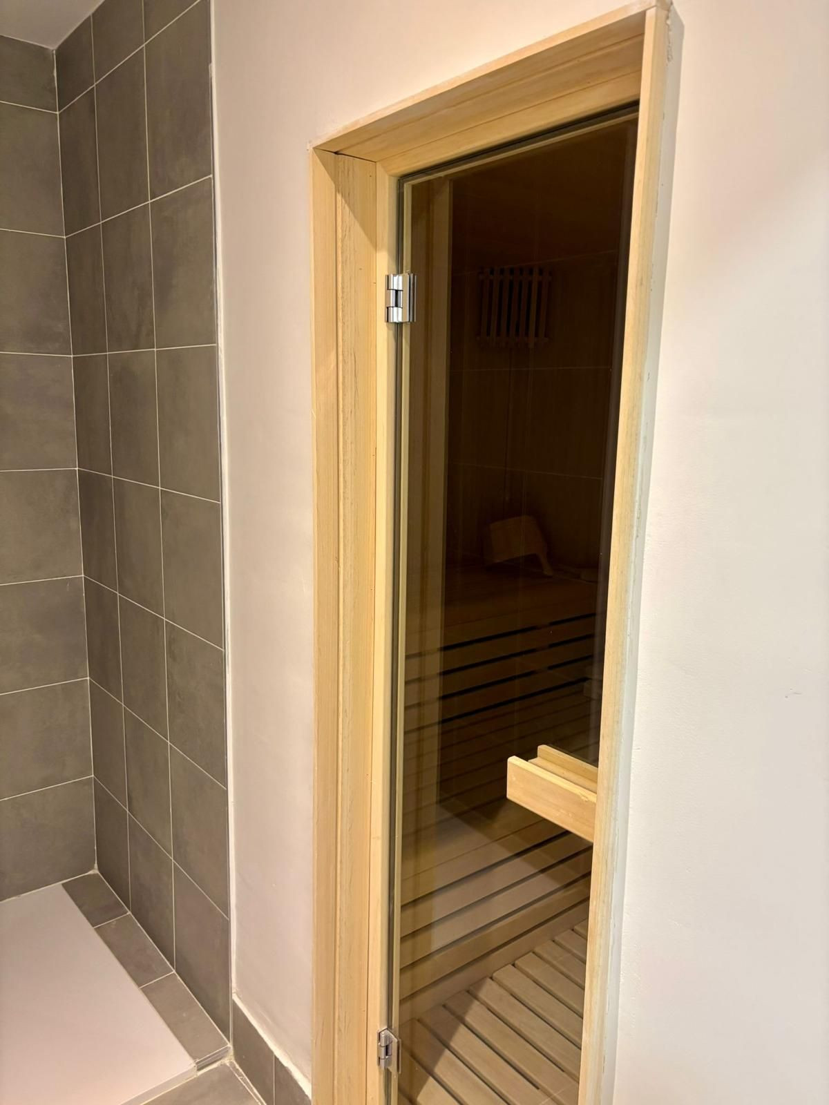 1cf0898e94dd63e00411617eb5885123 - 28