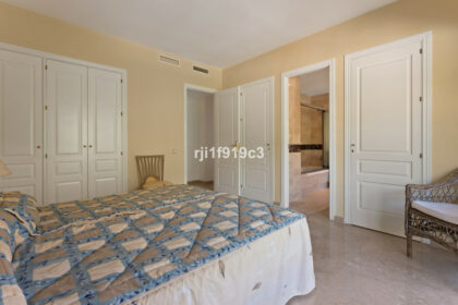 1d2cab7e23f6c1d52a0481e5d9af02be - 20