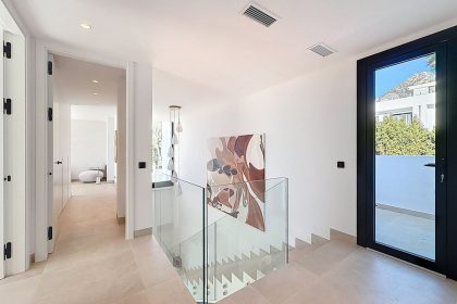 1edc1c90499e4edae09935b97c333121 - 71